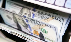 انخفاض طفيف بأسعار الدولار في الأسواق العراقية