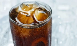 بين الجراحة والصودا.. "الدايت كولا" ينهي لغزاً طوّق معدة ستينية أمريكية