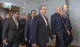 بعد 18 ساعة من المباحثات المكثفة.. الوفد الإيراني يغادر سويسرا إلى طهران
