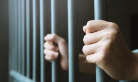 الحبس الشديد بحق معاون مدير التسجيل العقاري بكركوك لإضرارها بالمال العام