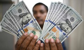 أسعار الدولار تنخفض في بغداد وأربيل مع إغلاق الأسواق