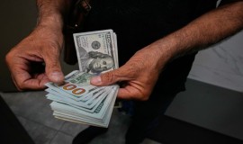 الدولار يتراجع في أسواق بغداد وأربيل عند الإغلاق