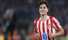 برشلونة أم أتلتيكو.. أين يقضي ألفاريز موسمه القادم؟