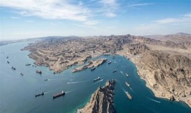 إيران تتعهد بـ "رد قوي" على أي مغامرة وتؤكد: وضع هرمز تغير