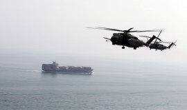الأسطول البحري الأمريكي يعلن مقتل جندي وإصابة 3 في بحر العرب