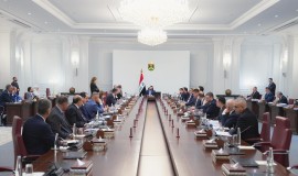 مجلس الوزراء يقر تسهيلات جمركية ودعماً مالياً وفرصة امتحانية إضافية